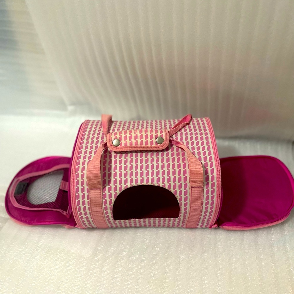 🐾 Small Pink & White Pet Carrier – For Small Dog, Cat, Critter or Stuffed Animal